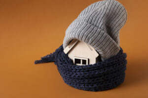 Hus insvept i skyddande halsduk