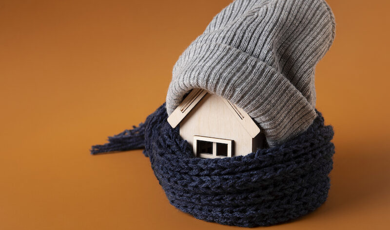 Hus insvept i skyddande halsduk